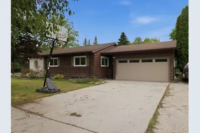 2830  35th St, Two Rivers, WI 54241 - Photo 3