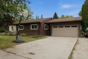 2830 35th St, Two Rivers, WI 54241 - Photo 3