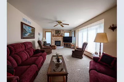 2671 W Wingate Ln, West Bend, WI 53090 - Photo 7