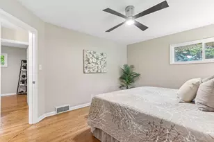 8173 S 28th St, Franklin, WI 53132 - Photo 13