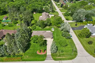 8173 S 28th St, Franklin, WI 53132 - Photo 35