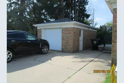 3217  Caledonia St, Racine, WI 53405 - Photo 5