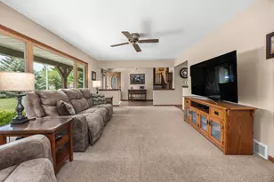 W314S7944 High View Cir, Mukwonago, WI 53149 - Photo 17