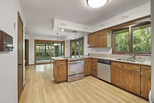 8730 Lakeshore Dr, Pleasant Prairie, WI 53158 - Photo 15