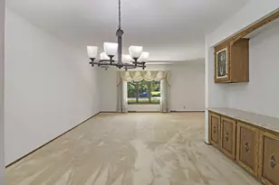 8730 Lakeshore Dr, Pleasant Prairie, WI 53158 - Photo 9