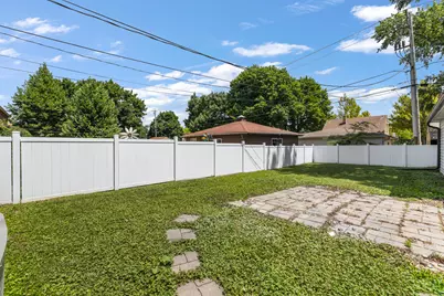 2406 S 82nd St, West Allis, WI 53219 - Photo 21
