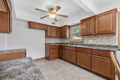 2406 S 82nd St, West Allis, WI 53219 - Photo 9