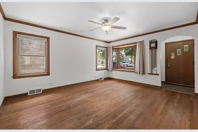 2406 S 82nd St, West Allis, WI 53219 - Photo 3