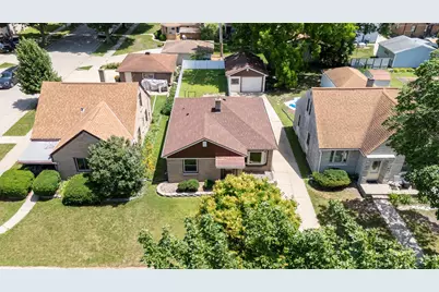 2406 S 82nd St, West Allis, WI 53219 - Photo 25