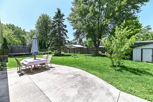 322 Woodlawn Ave, Racine, WI 53105 - Photo 15