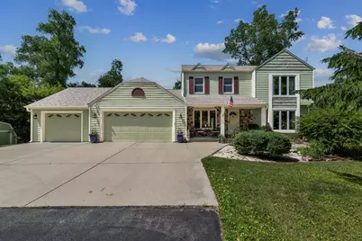 5836  Oakdale Ct, Cedarburg, WI 53024 - Photo 5