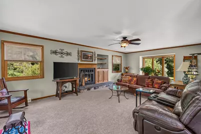 5836  Oakdale Ct, Cedarburg, WI 53024 - Photo 9