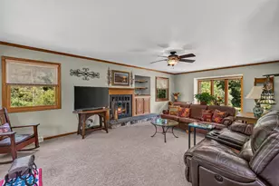 5836 Oakdale Ct, Cedarburg, WI 53024 - Photo 9