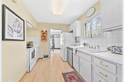 7011 W Garfield Ave, Wauwatosa, WI 53213 - Photo 17