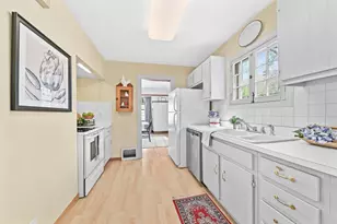 7011 W Garfield Ave, Wauwatosa, WI 53213 - Photo 17