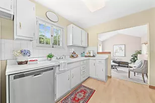 7011 W Garfield Ave, Wauwatosa, WI 53213 - Photo 15