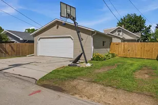 920 N 6th St, Manitowoc, WI 54220 - Photo 21