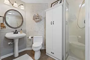 1823 W Shore Dr, Delafield, WI 53018 - Photo 37