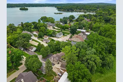 1823 W Shore Dr, Delafield, WI 53018 - Photo 55