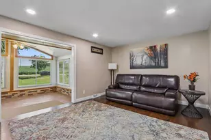 10780 S 92nd St, Franklin, WI 53132 - Photo 11