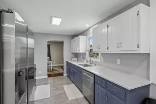 10780 S 92nd St, Franklin, WI 53132 - Photo 17