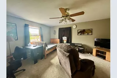 N112W21209  Mequon Rd, Germantown, WI 53022 - Photo 3