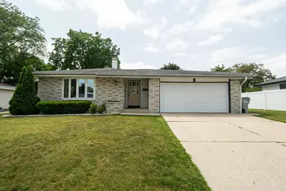 8625 W Petersik St, Milwaukee, WI 53224 - Photo 3