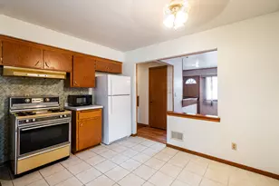 8625 W Petersik St, Milwaukee, WI 53224 - Photo 11