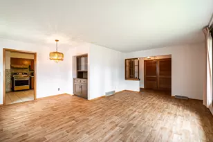 8625 W Petersik St, Milwaukee, WI 53224 - Photo 5