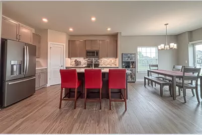 N47W22311  Woodleaf Way, Pewaukee, WI 53072 - Photo 9