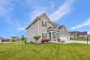 N47W22311 Woodleaf Way, Pewaukee, WI 53072 - Photo 3