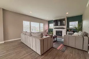 N47W22311 Woodleaf Way, Pewaukee, WI 53072 - Photo 17