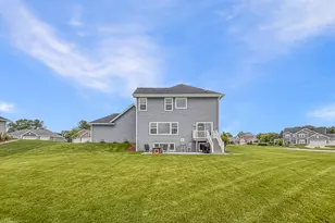 N47W22311 Woodleaf Way, Pewaukee, WI 53072 - Photo 43