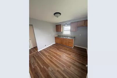 7248 W Potomac Ave, Milwaukee, WI 53216 - Photo 9