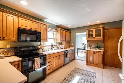 N87W15898  Belleview Blvd, Menomonee Falls, WI 53051 - Photo 21