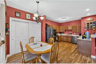 2224  W Vista Bella Dr, Oak Creek, WI 53154 - Photo 7