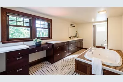 1004  Cherry St, South Milwaukee, WI 53172 - Photo 41