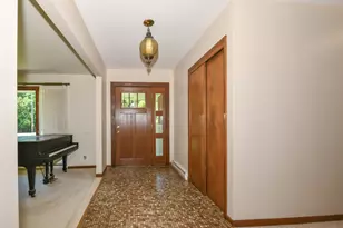 1075 S Lake Shore Dr, Lake Geneva, WI 53147 - Photo 11