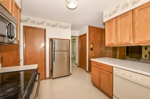 1075 S Lake Shore Dr, Lake Geneva, WI 53147 - Photo 19