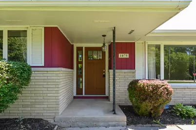 1075 S Lake Shore Dr, Lake Geneva, WI 53147 - Photo 3