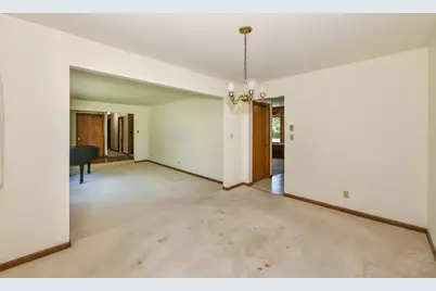 1075 S Lake Shore Dr, Lake Geneva, WI 53147 - Photo 15