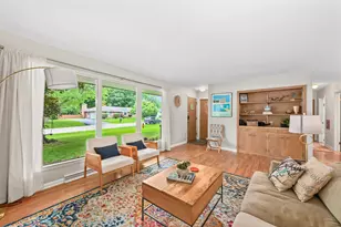 2400 W Apple Tree Rd, Glendale, WI 53209 - Photo 3