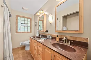 2400 W Apple Tree Rd, Glendale, WI 53209 - Photo 11