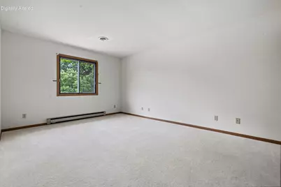 3220  Wood Rd #10, Racine, WI 53406 - Photo 9