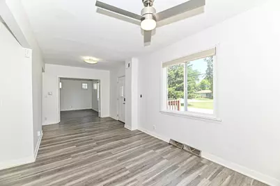 5949 S 31st St, Greenfield, WI 53221 - Photo 11