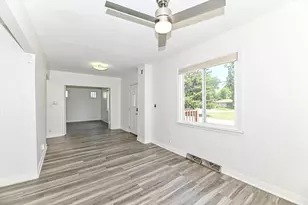 5949 S 31st St, Greenfield, WI 53221 - Photo 11