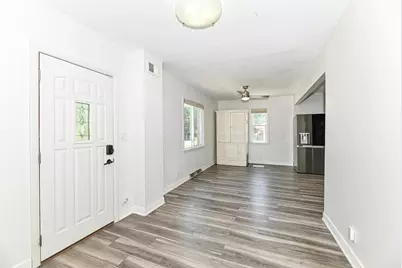 5949 S 31st St, Greenfield, WI 53221 - Photo 5