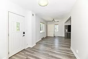 5949 S 31st St, Greenfield, WI 53221 - Photo 5