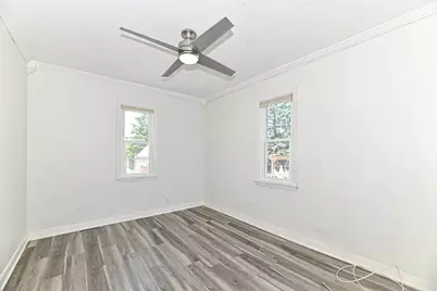 5949 S 31st St, Greenfield, WI 53221 - Photo 15