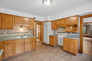2605 N 49th St, Milwaukee, WI 53210 - Photo 9